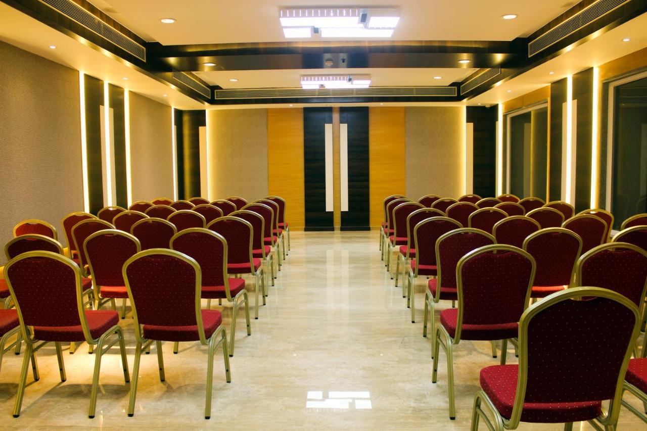 Hotel Rajhans Abhinandan Бхопал Екстер'єр фото
