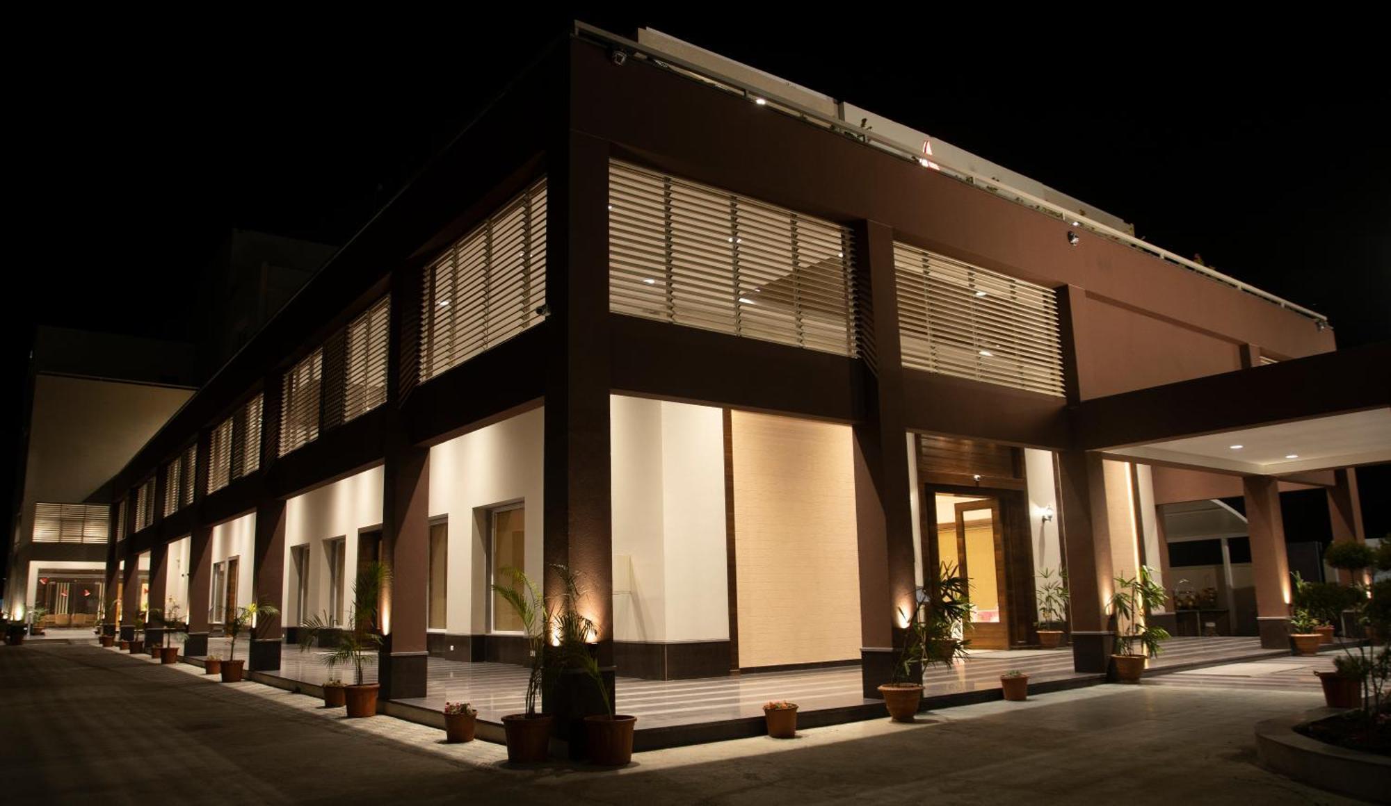 Hotel Rajhans Abhinandan Бхопал Екстер'єр фото