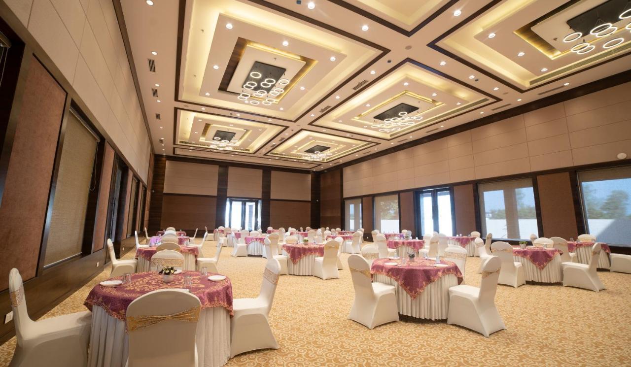 Hotel Rajhans Abhinandan Бхопал Екстер'єр фото