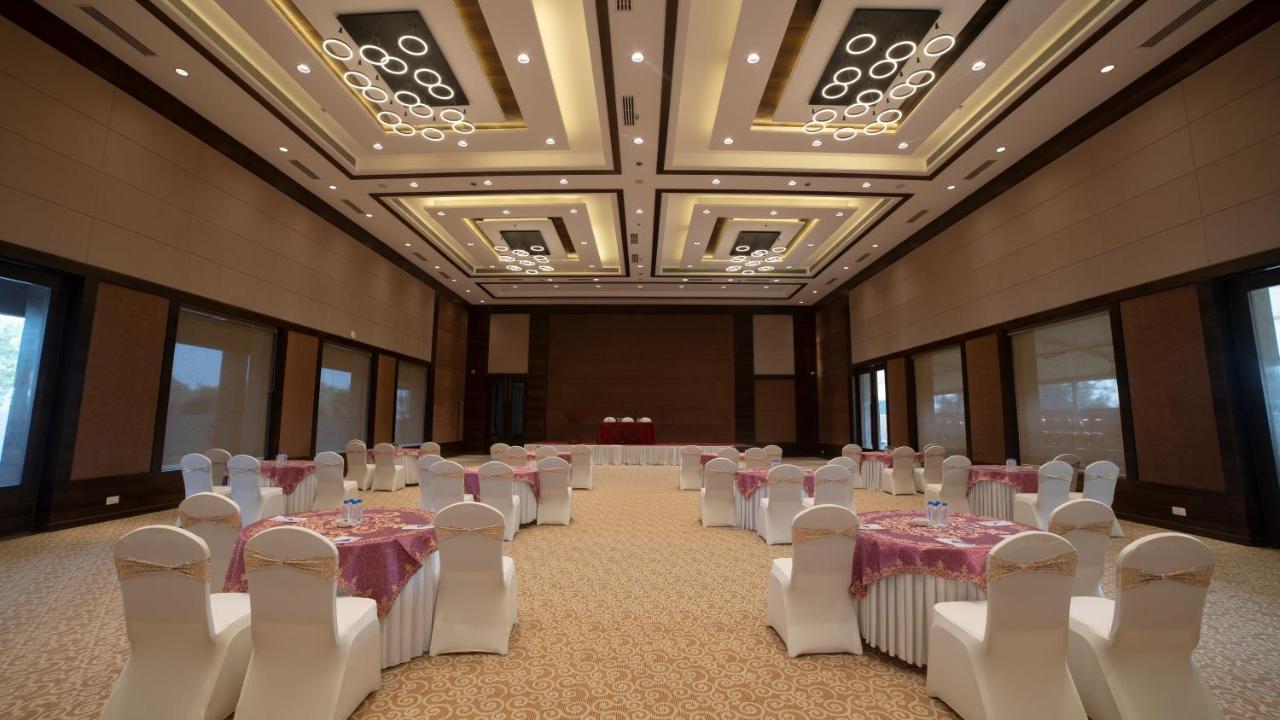 Hotel Rajhans Abhinandan Бхопал Екстер'єр фото