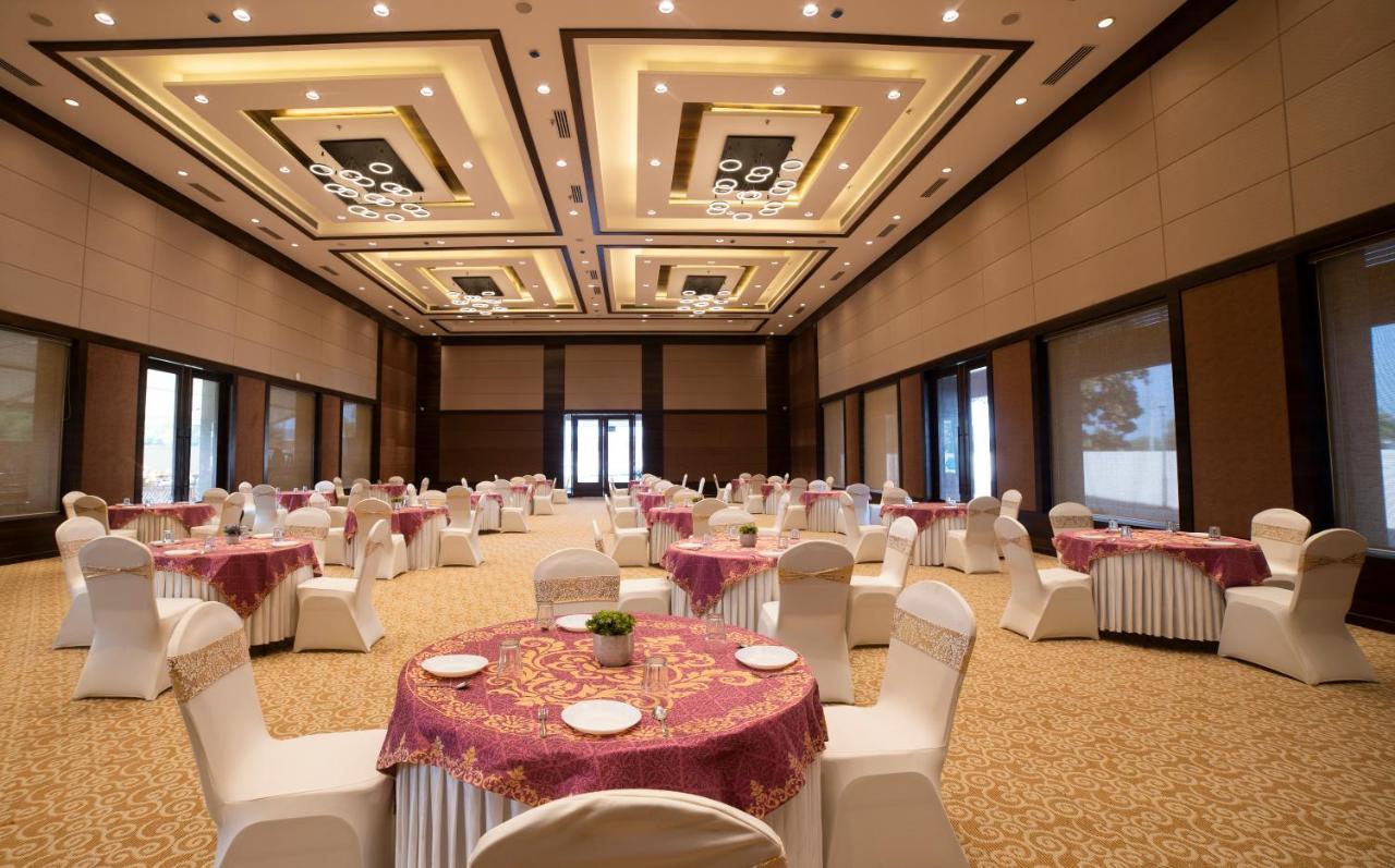 Hotel Rajhans Abhinandan Бхопал Екстер'єр фото