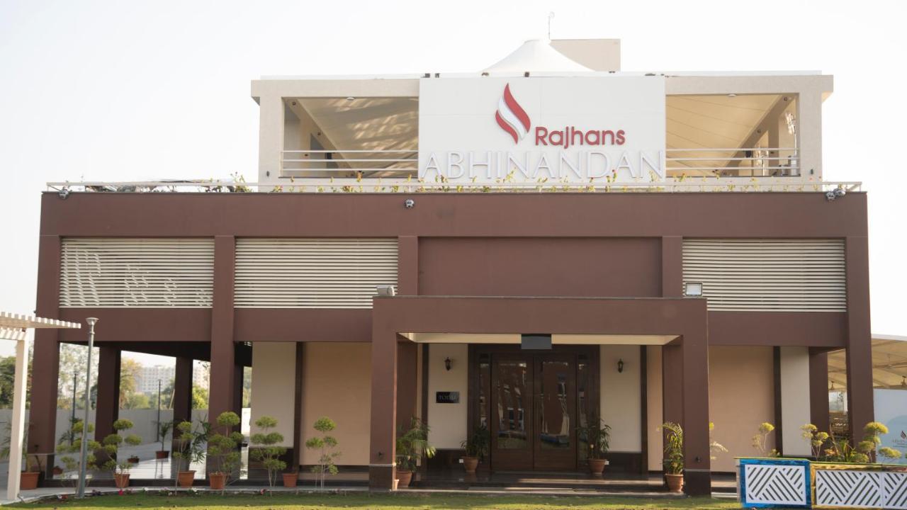 Hotel Rajhans Abhinandan Бхопал Екстер'єр фото