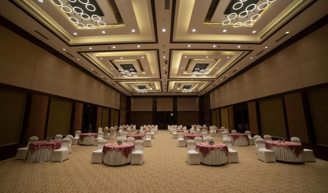 Hotel Rajhans Abhinandan Бхопал Екстер'єр фото