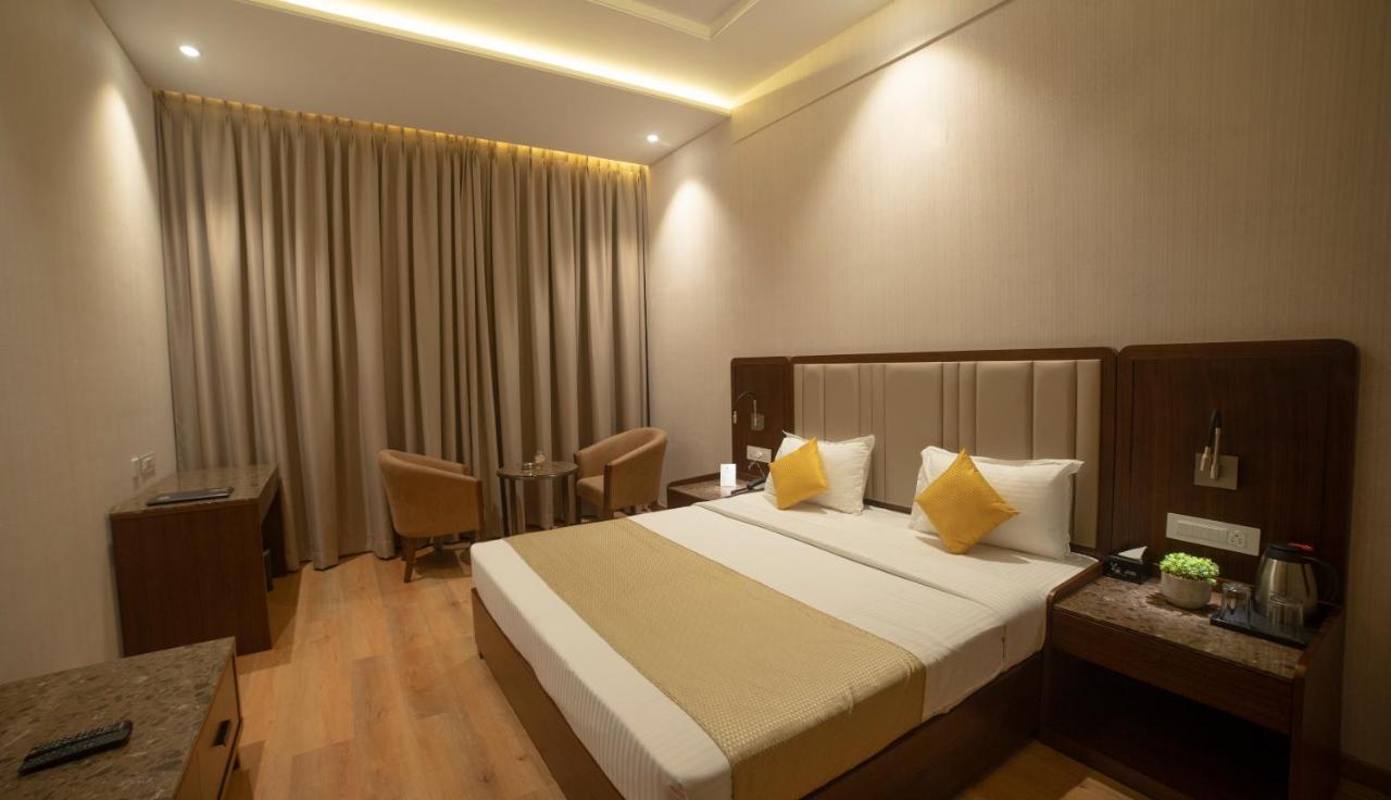 Hotel Rajhans Abhinandan Бхопал Екстер'єр фото